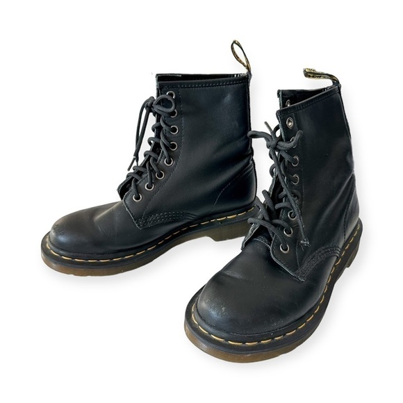 Dr.‎ Martens Women's 8-Eye Boots, Black  Leather, Size 7 - Picture 1 of 14